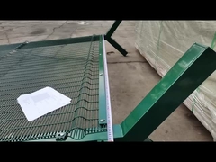 粉末で覆われた鋼鉄フェンス 358 刑務所のためのセキュリティフェンス 1.8 * 2.5m