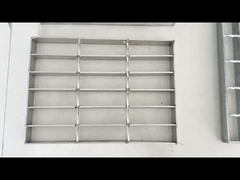 ISO9001は平らな電流を通された鋼鉄通路の火格子を付ける金属の私道の下水管OEMを鋸歯状にした