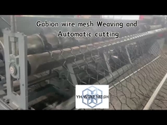 壁岩で満たされたガビオンワイヤ網のバスケット