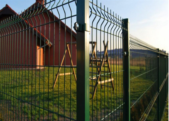 農場4.0mm*50*200mmのさび止めのための電流を通された3D三角形の曲がる塀