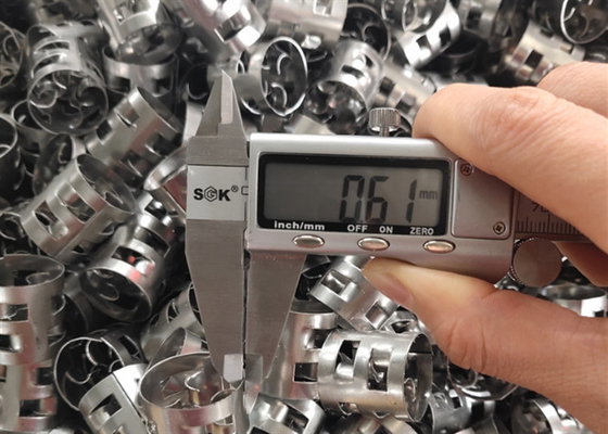 SS316 吸収柱のための金属パールパッケージ 25*25*0.6mm