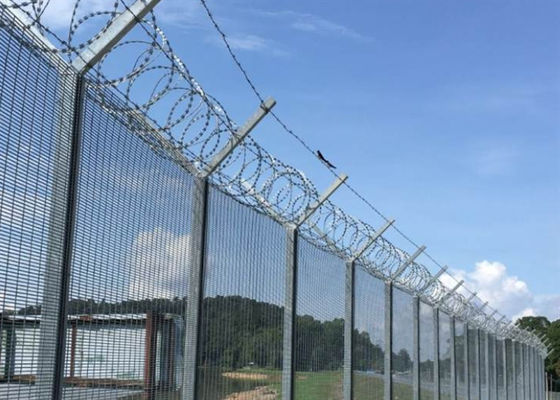 358セキュリティフェンシング、登攀防止、切断防止、亜鉛メッキ鋼パネル