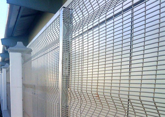 60x60mmは電流を通された/力358の網の塀の熱いすくい空港の保安のためのワイヤーに塗った
